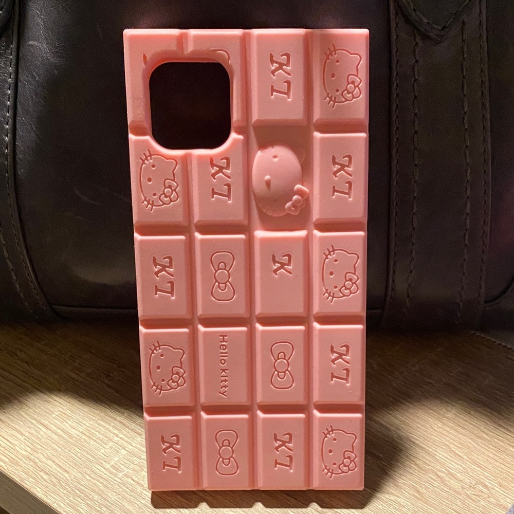 Girly iPhone 11 Pro Max cases EUC